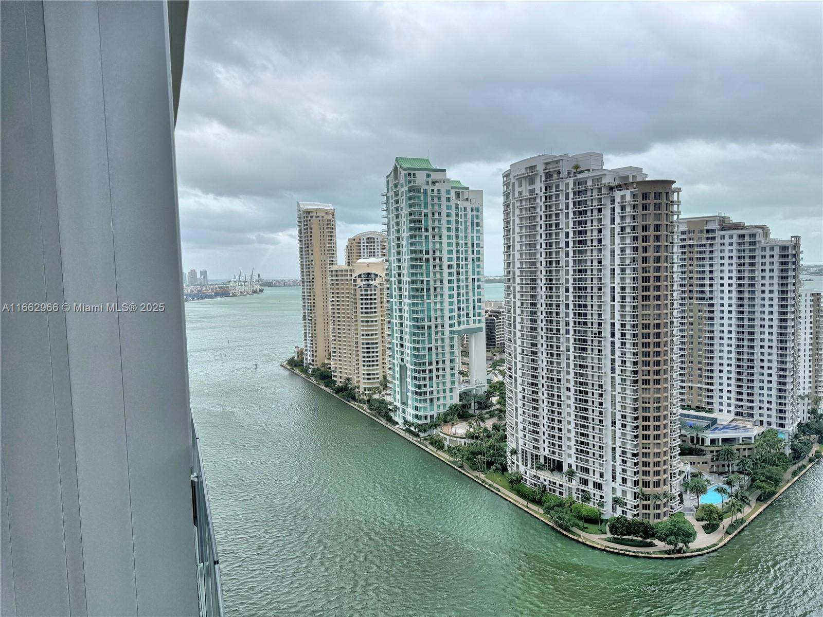 ASTON MARTIN RESIDENCES - Residential