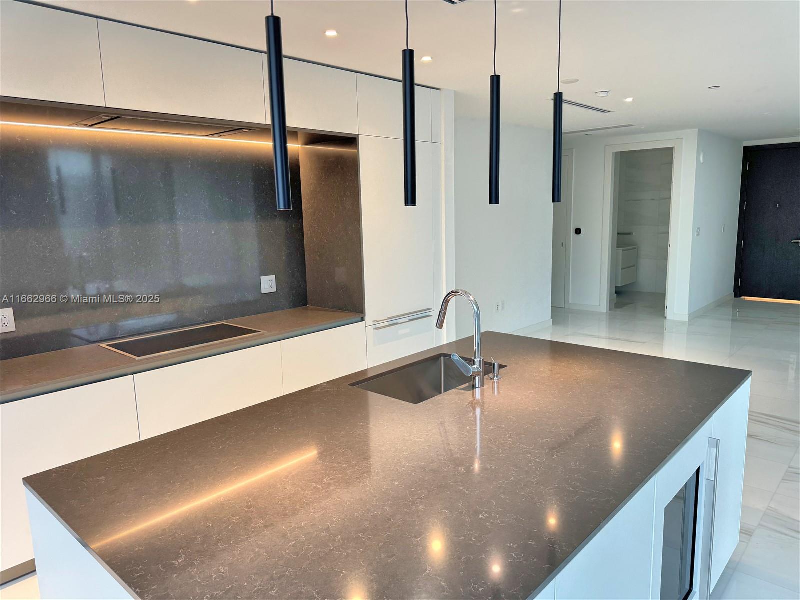 ASTON MARTIN RESIDENCES - Residential