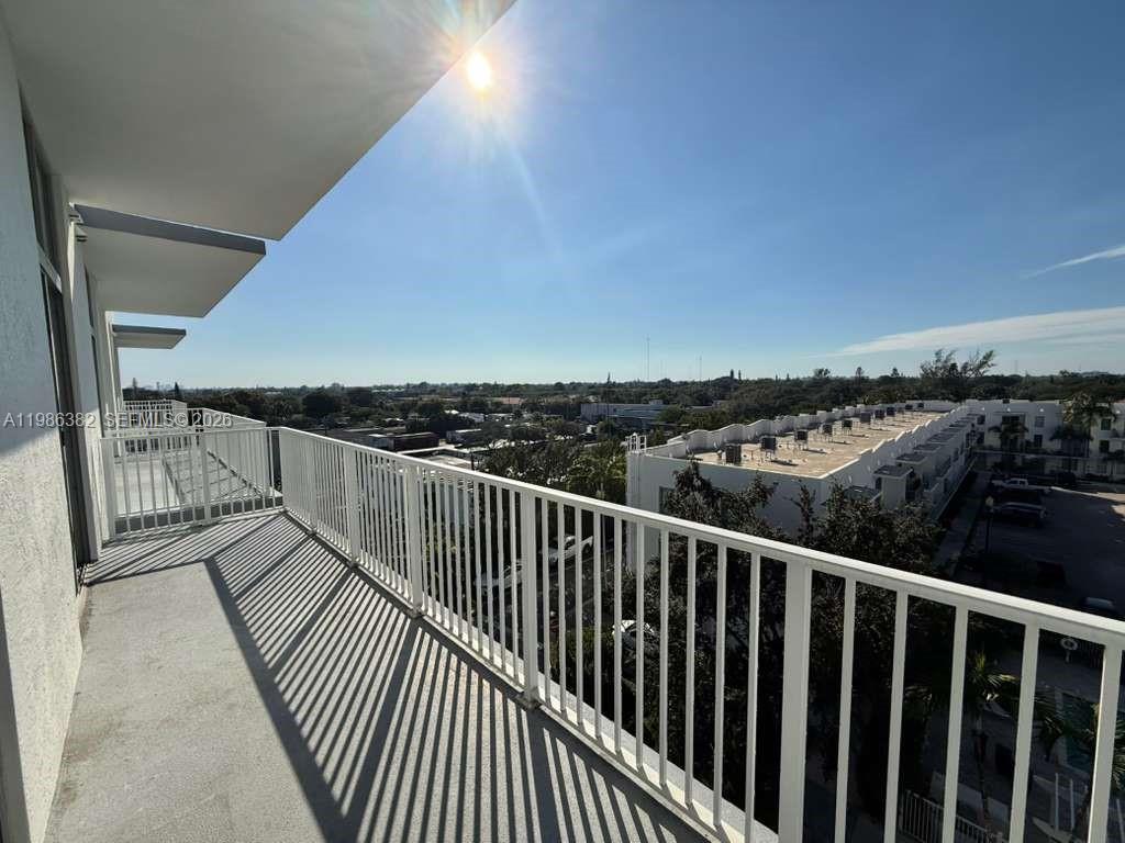 LOFTS AT HOLLYWOOD STATIO - Residential