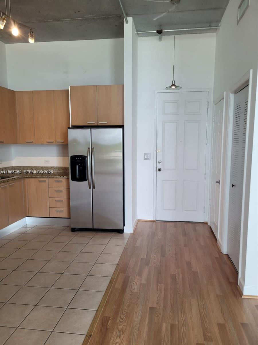 LOFTS AT HOLLYWOOD STATIO - Residential