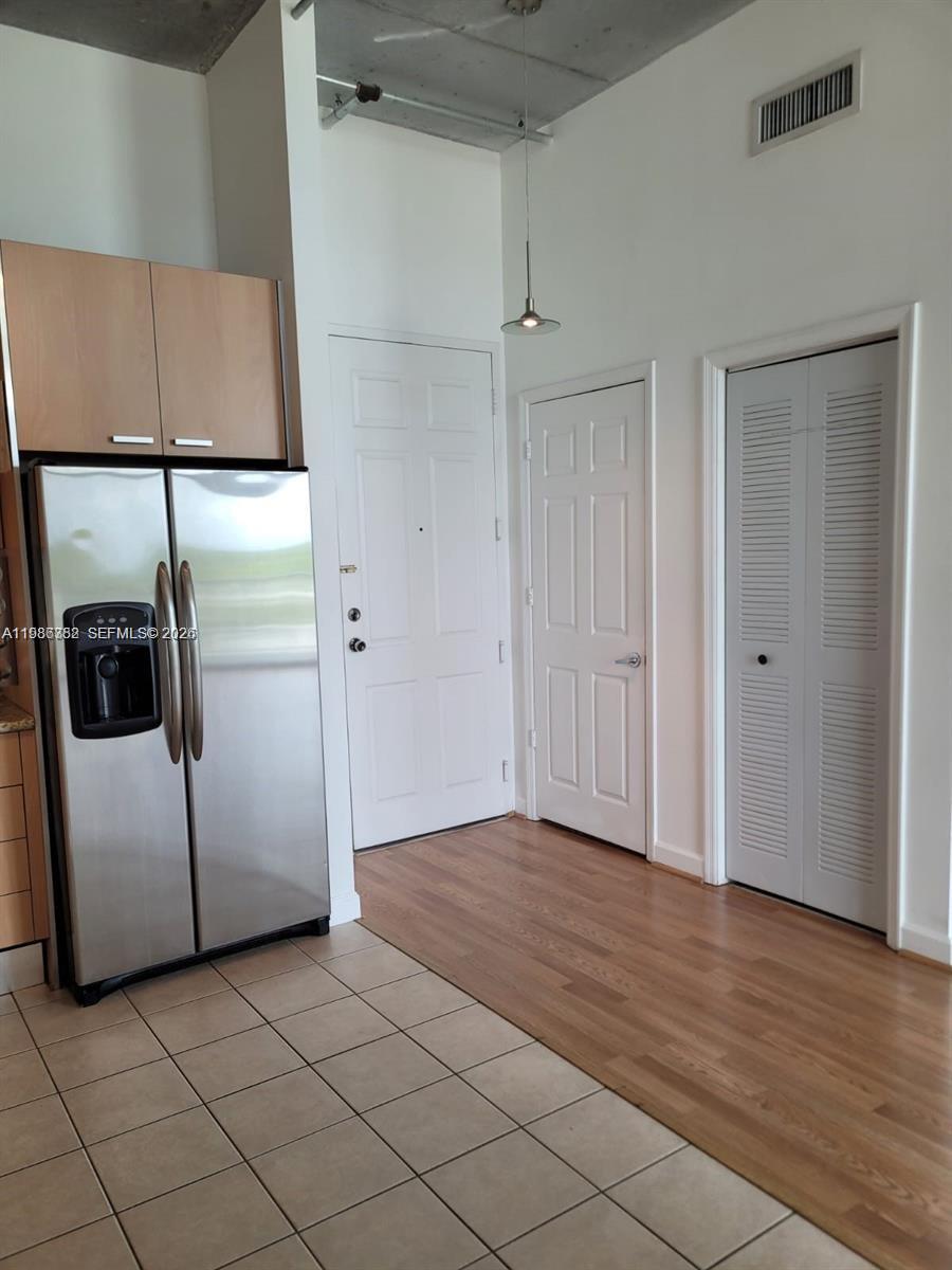 LOFTS AT HOLLYWOOD STATIO - Residential