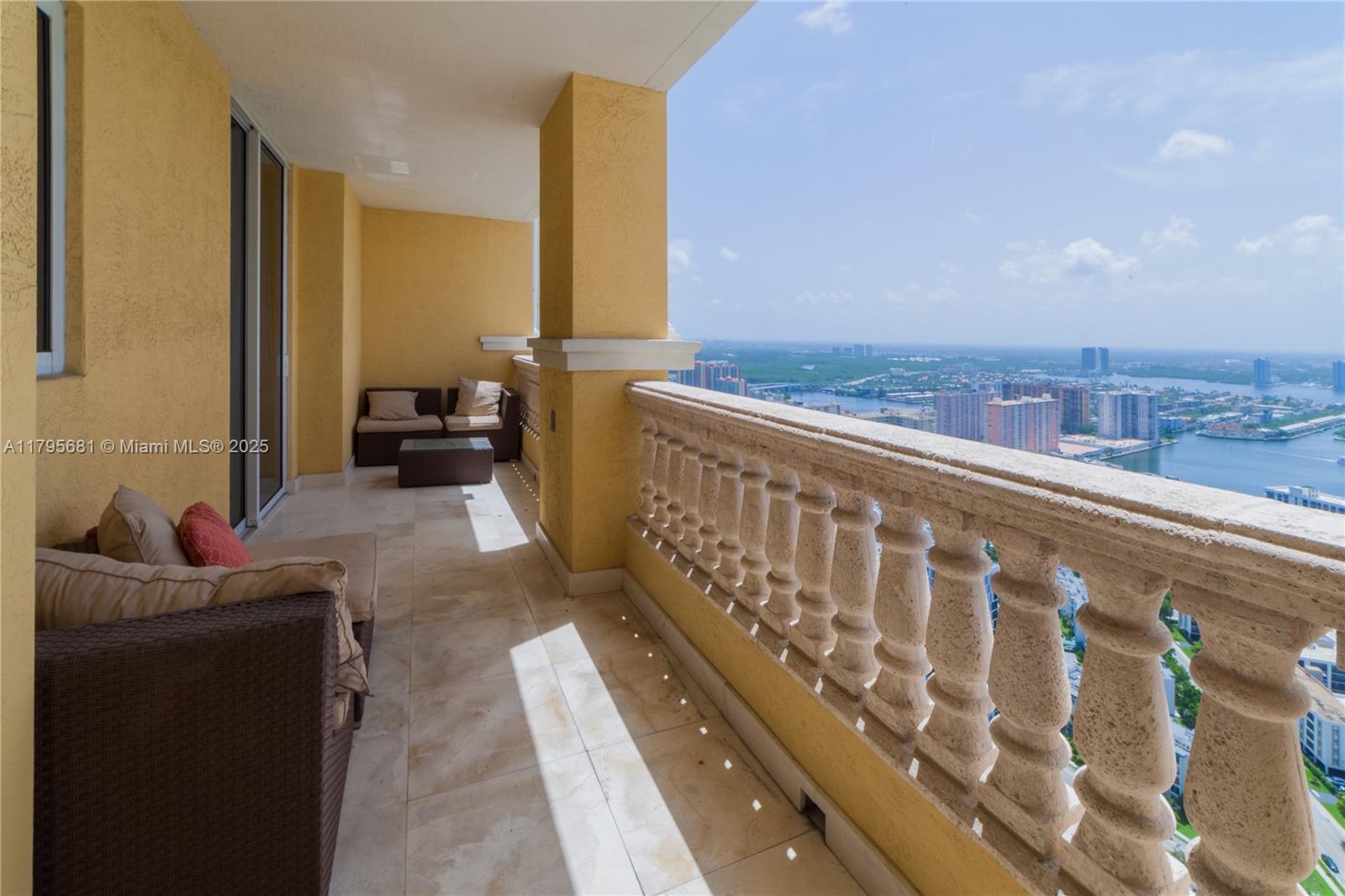 ACQUALINA OCEAN RESIDENCE - Residential