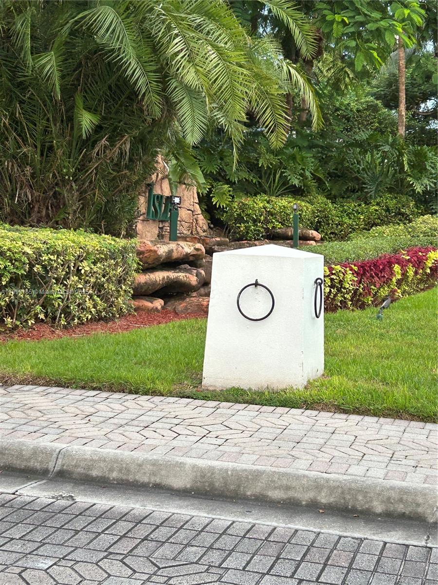 DORAL ISLES-ANTILLES - Residential