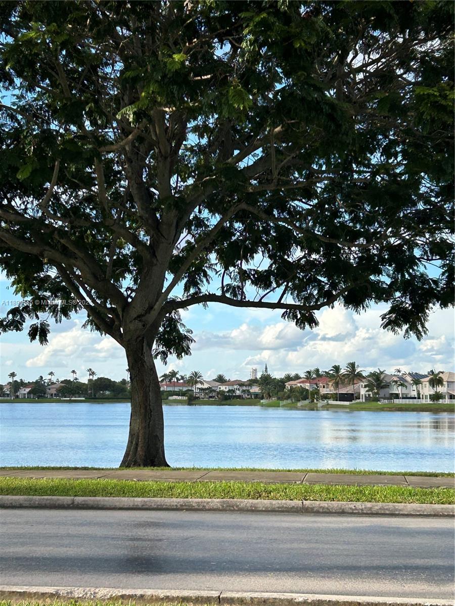 DORAL ISLES-ANTILLES - Residential