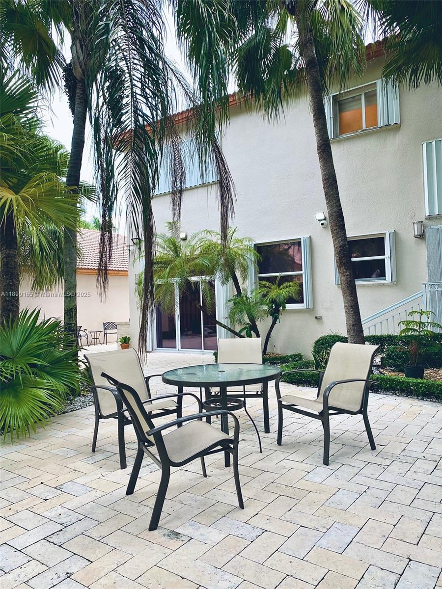 DORAL ISLES-ANTILLES - Residential