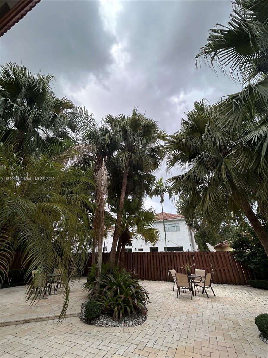 DORAL ISLES-ANTILLES - Residential