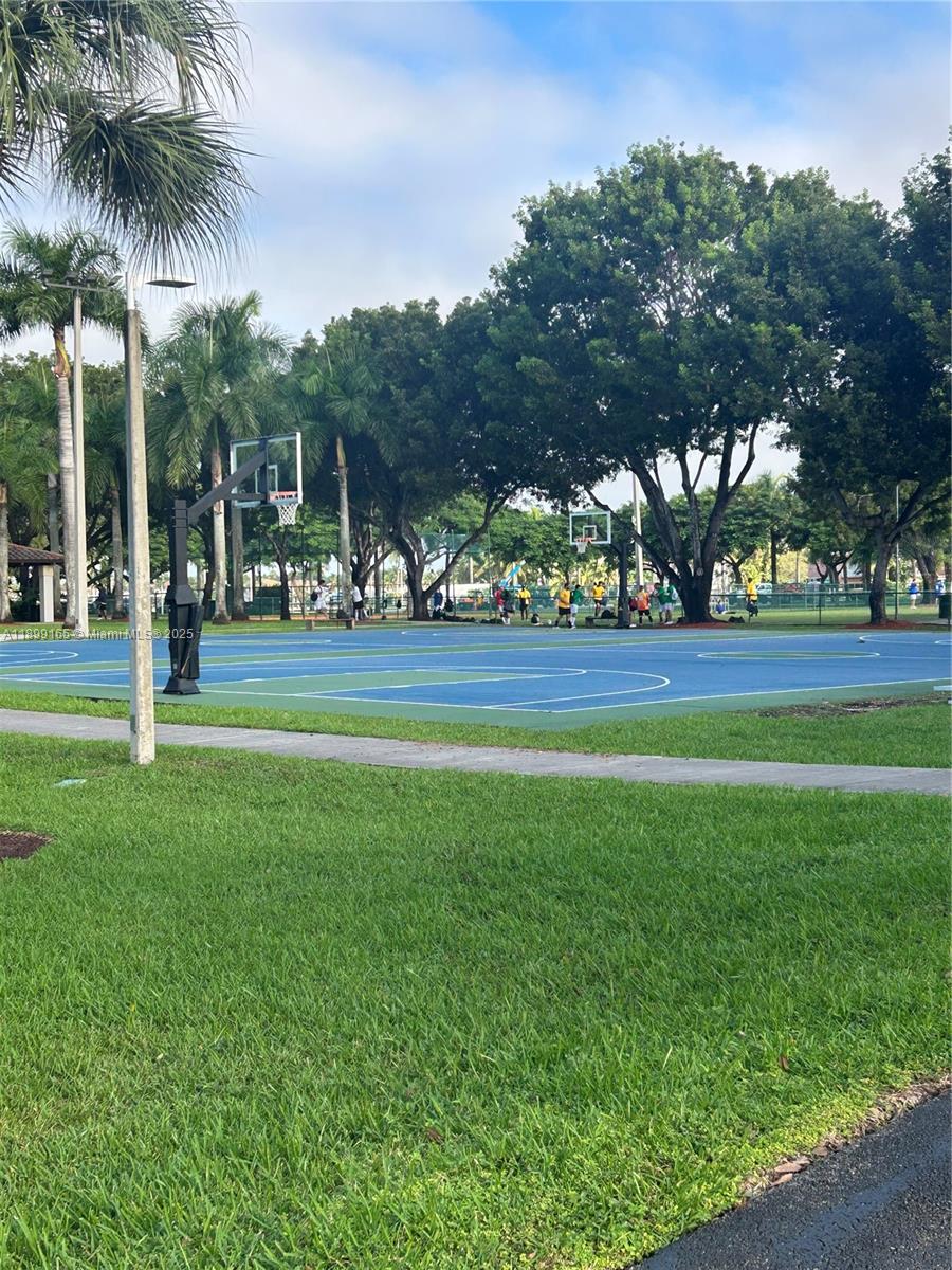 DORAL ISLES-ANTILLES - Residential