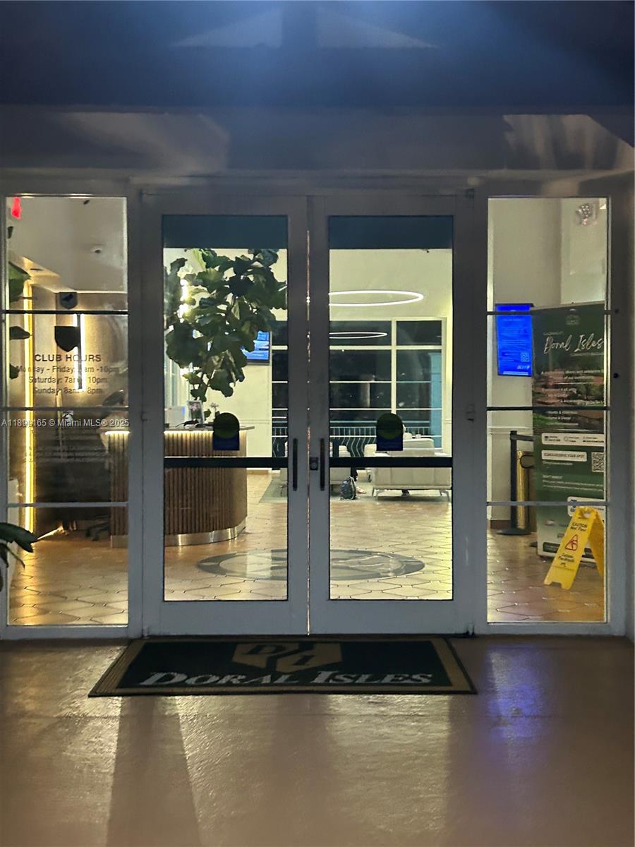 DORAL ISLES-ANTILLES - Residential