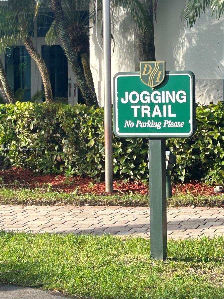 DORAL ISLES-ANTILLES - Residential