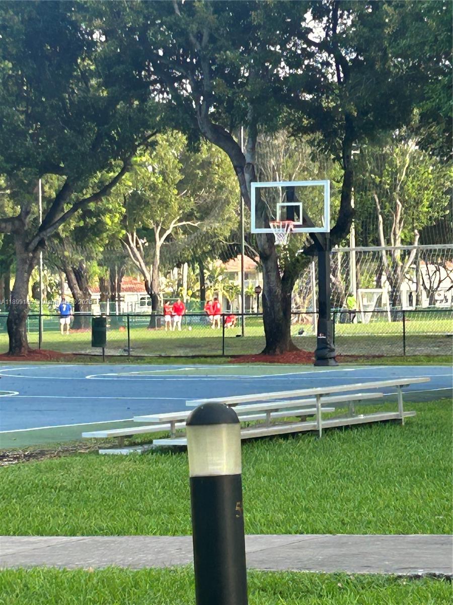 DORAL ISLES-ANTILLES - Residential