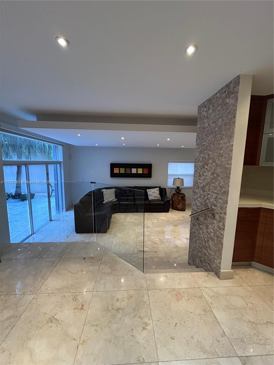 DORAL ISLES-ANTILLES - Residential