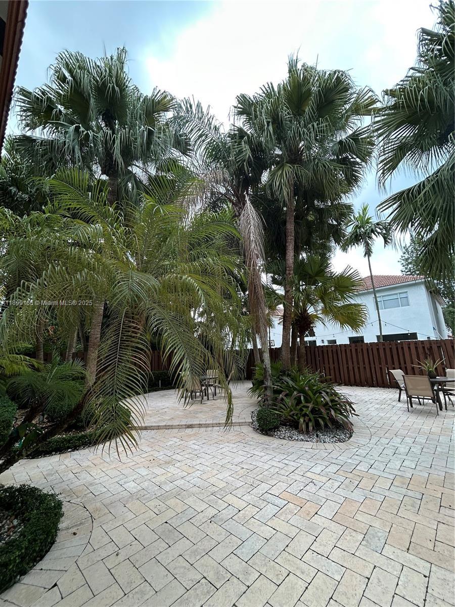 DORAL ISLES-ANTILLES - Residential