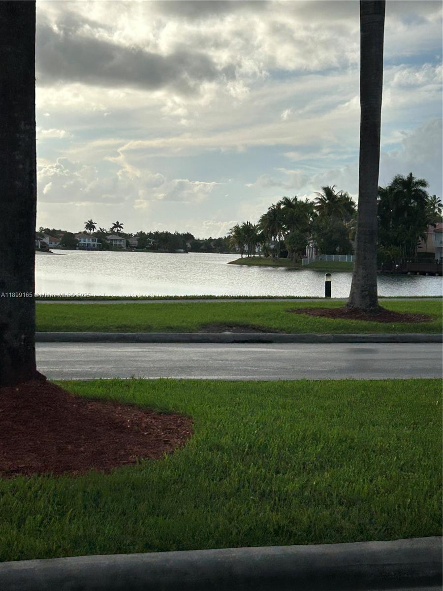 DORAL ISLES-ANTILLES - Residential