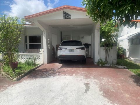 4249 NW 50th Ter Lauderdale Lakes FL 33319