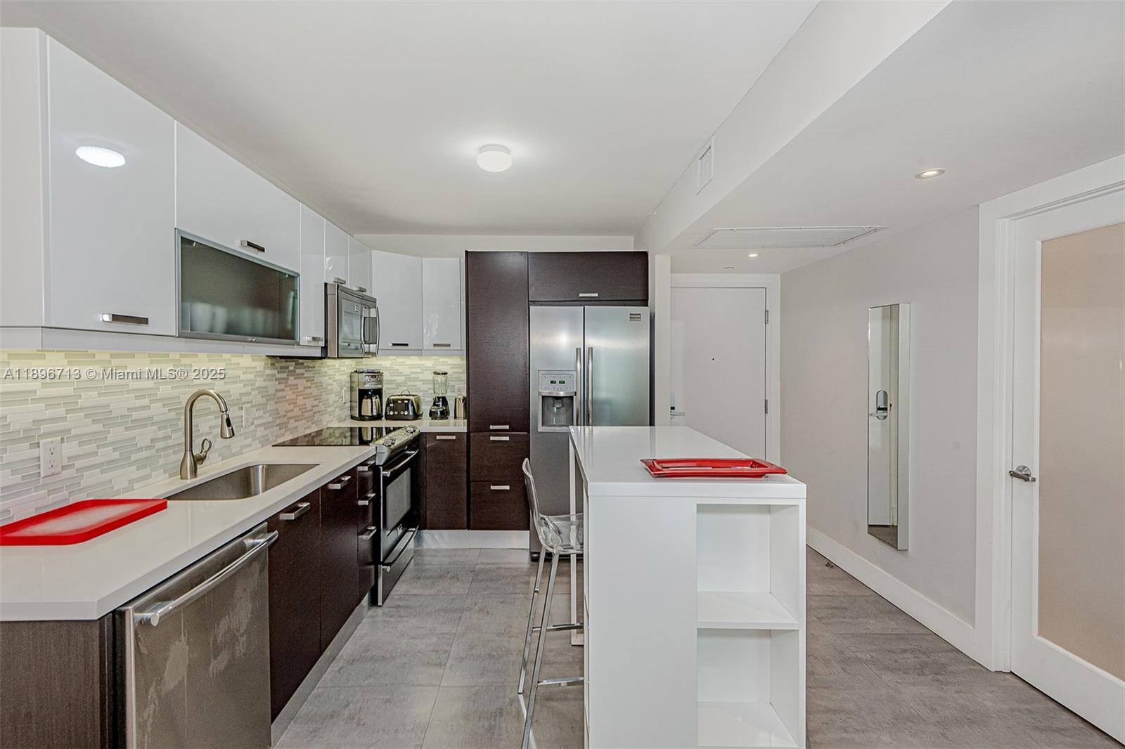 RONEY PALACE CONDO - Residential Lease