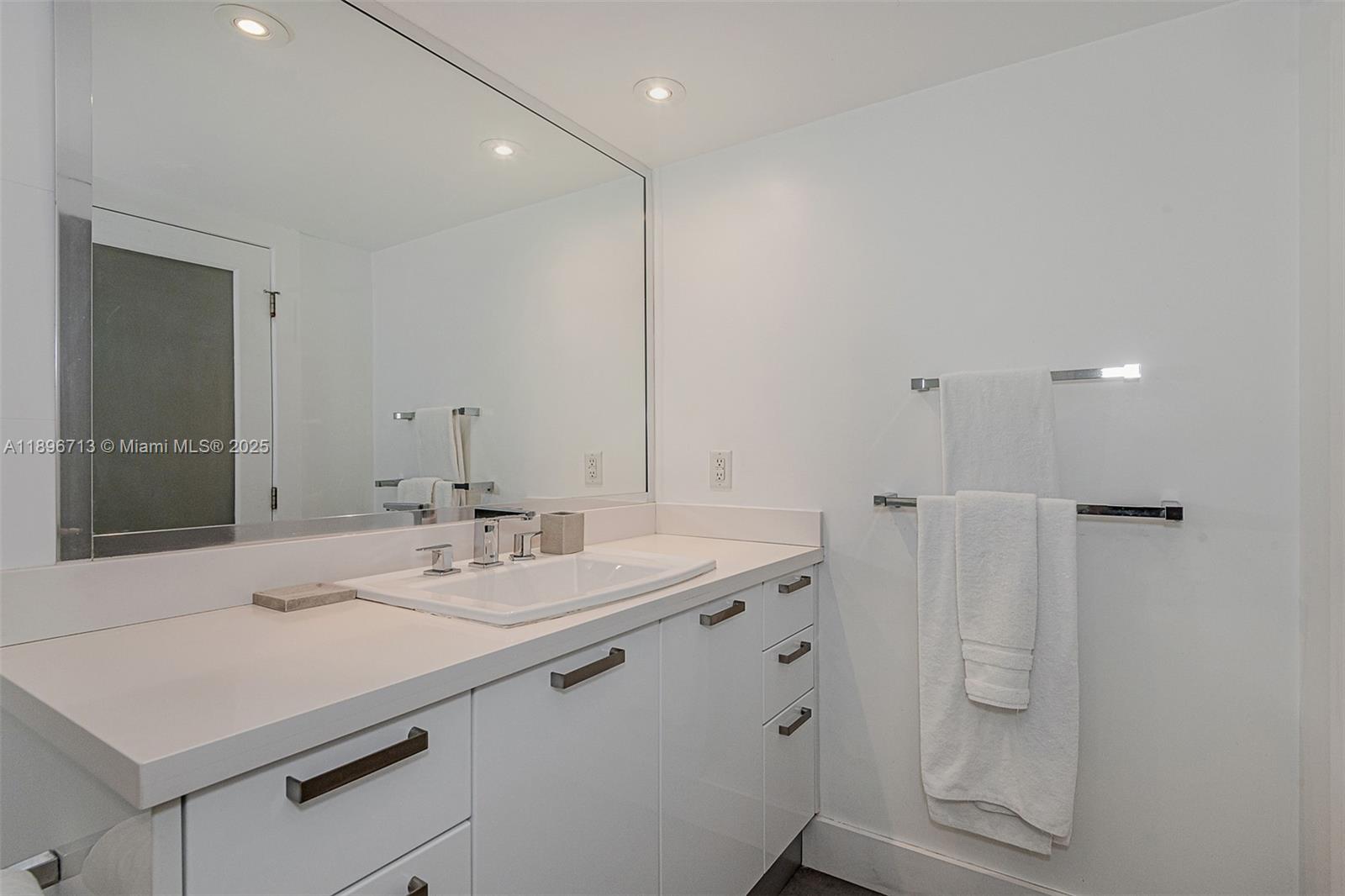 RONEY PALACE CONDO - Residential Lease