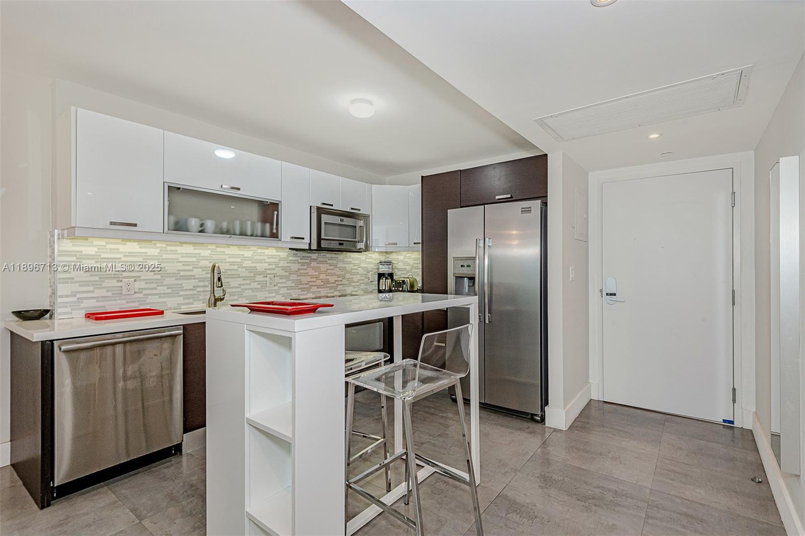 RONEY PALACE CONDO - Residential Lease