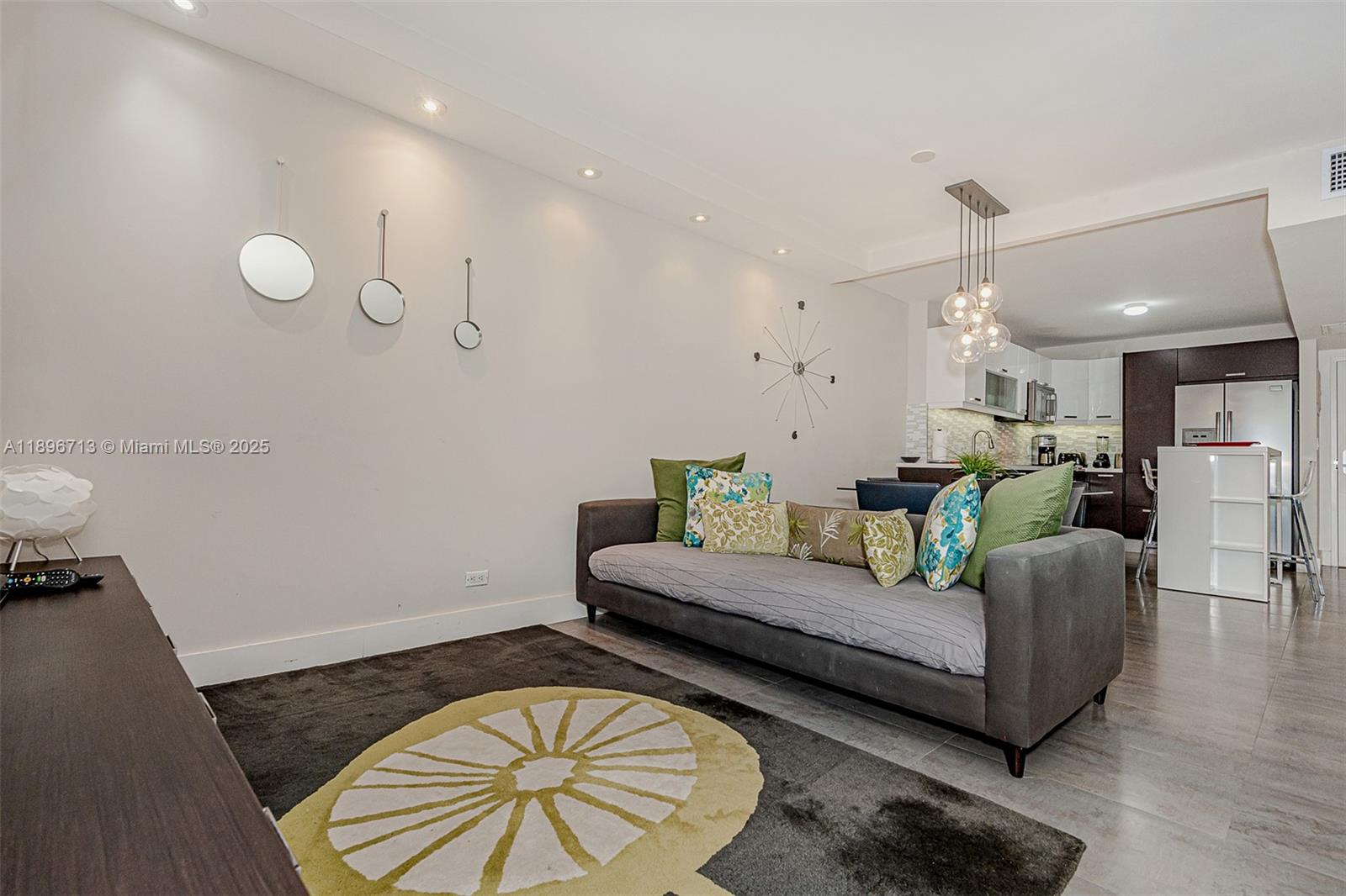 RONEY PALACE CONDO - Residential Lease