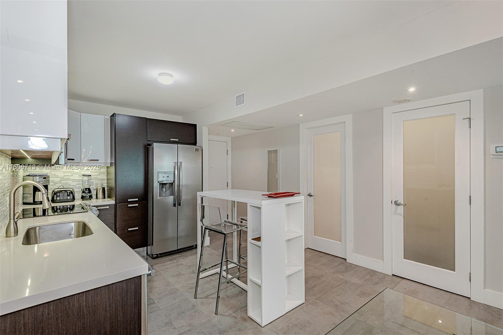 RONEY PALACE CONDO - Residential Lease