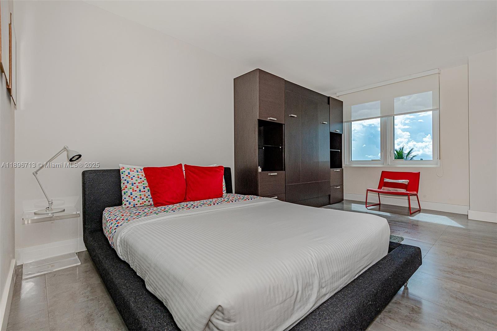 RONEY PALACE CONDO - Residential Lease