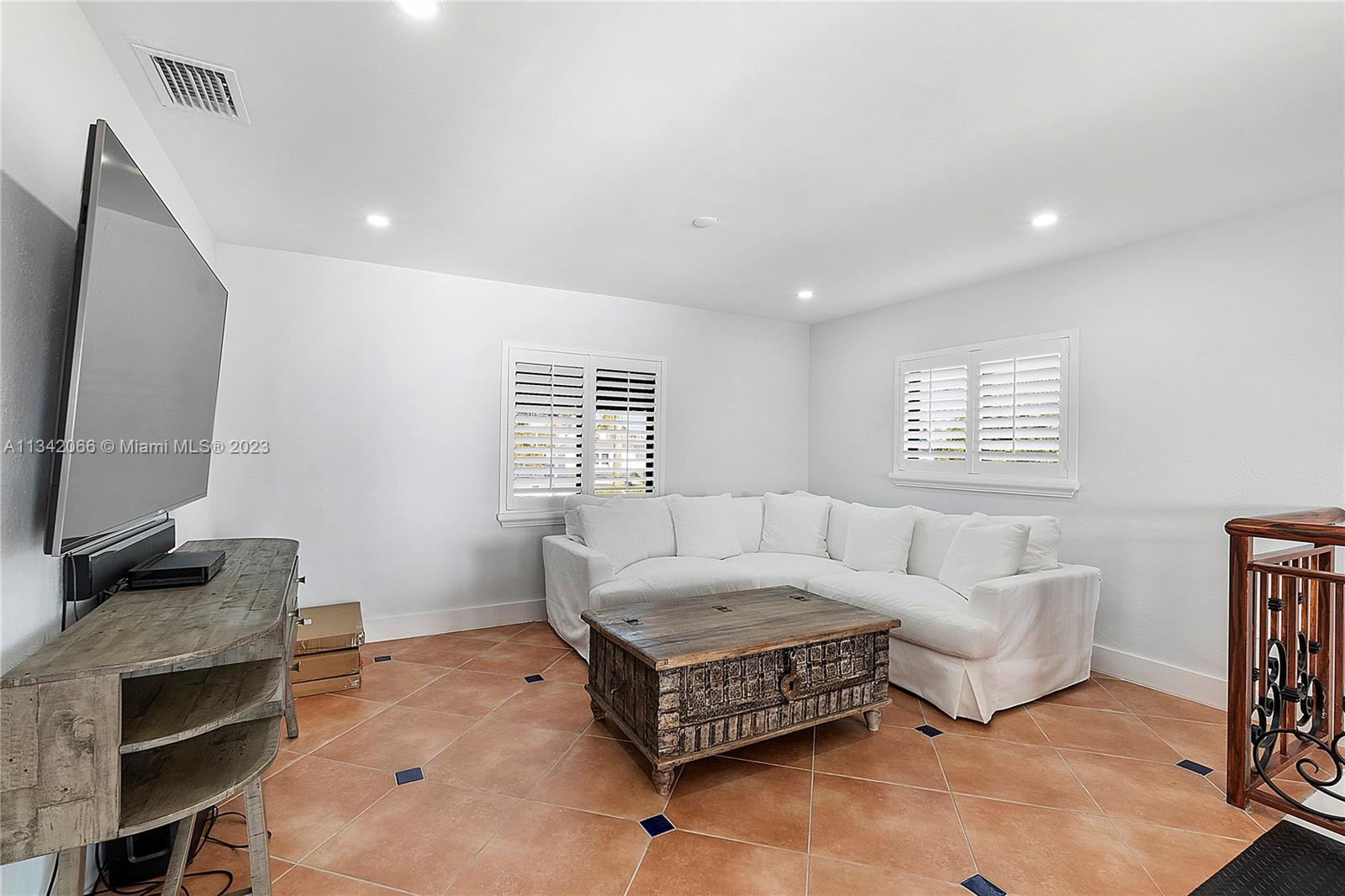 LARGO SOUND VILLAGE - Residential