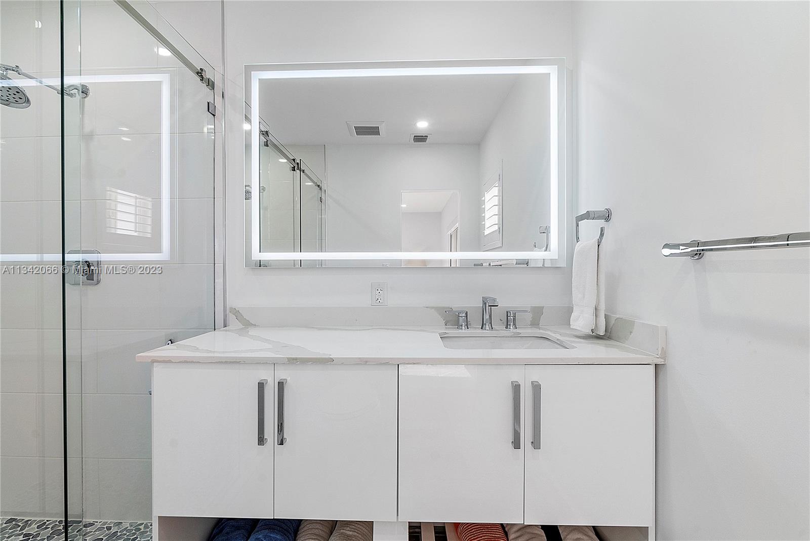 LARGO SOUND VILLAGE - Residential