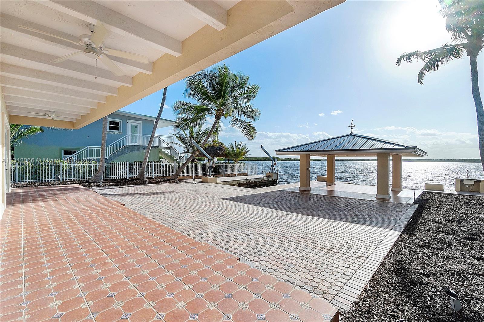 LARGO SOUND VILLAGE - Residential