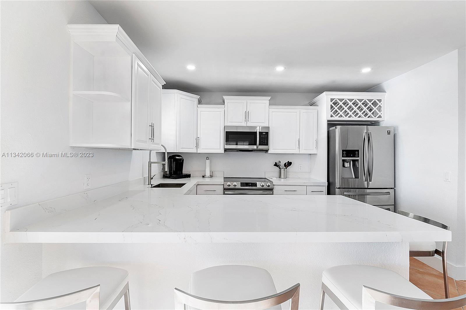 LARGO SOUND VILLAGE - Residential