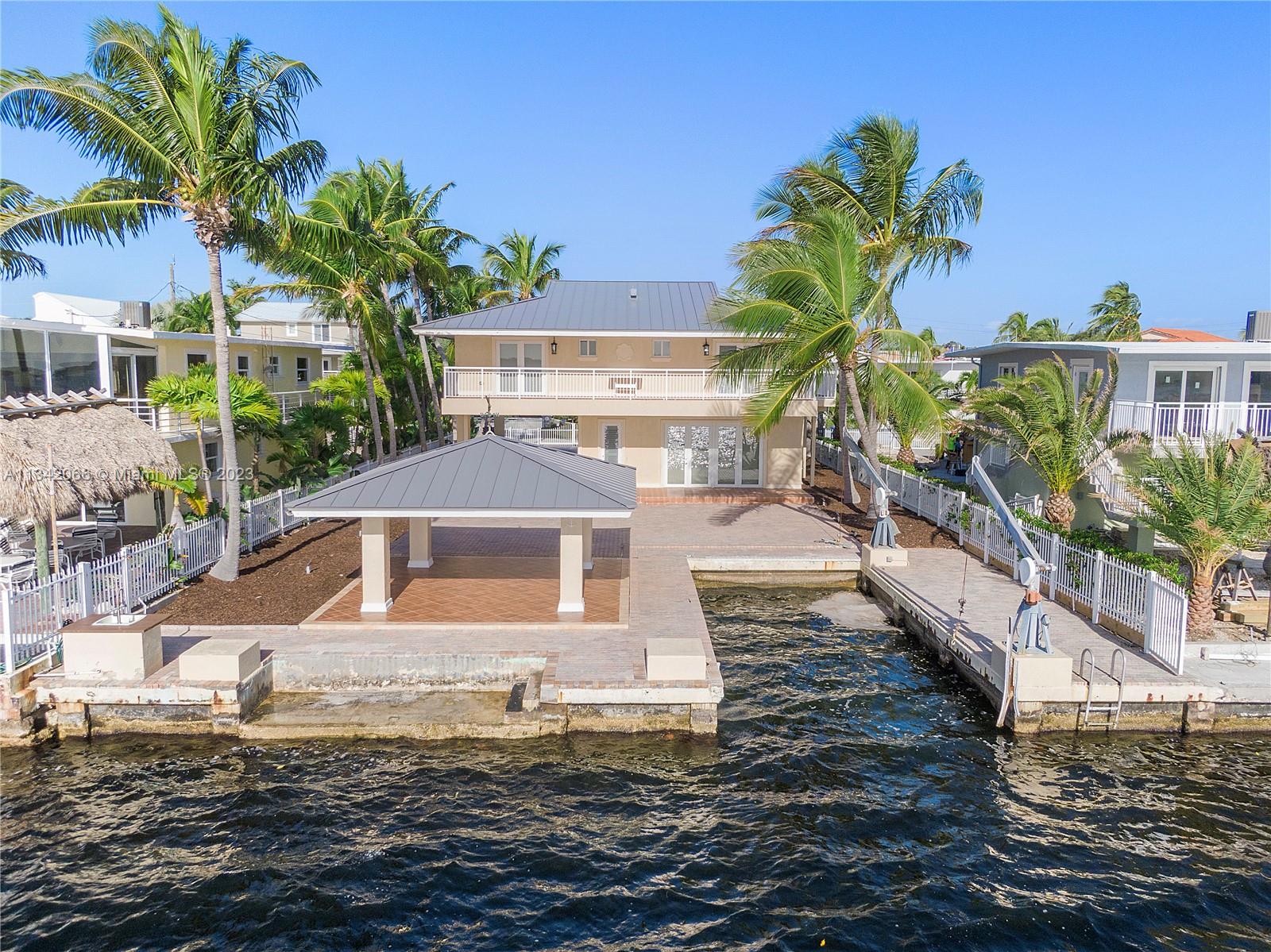 LARGO SOUND VILLAGE - Residential