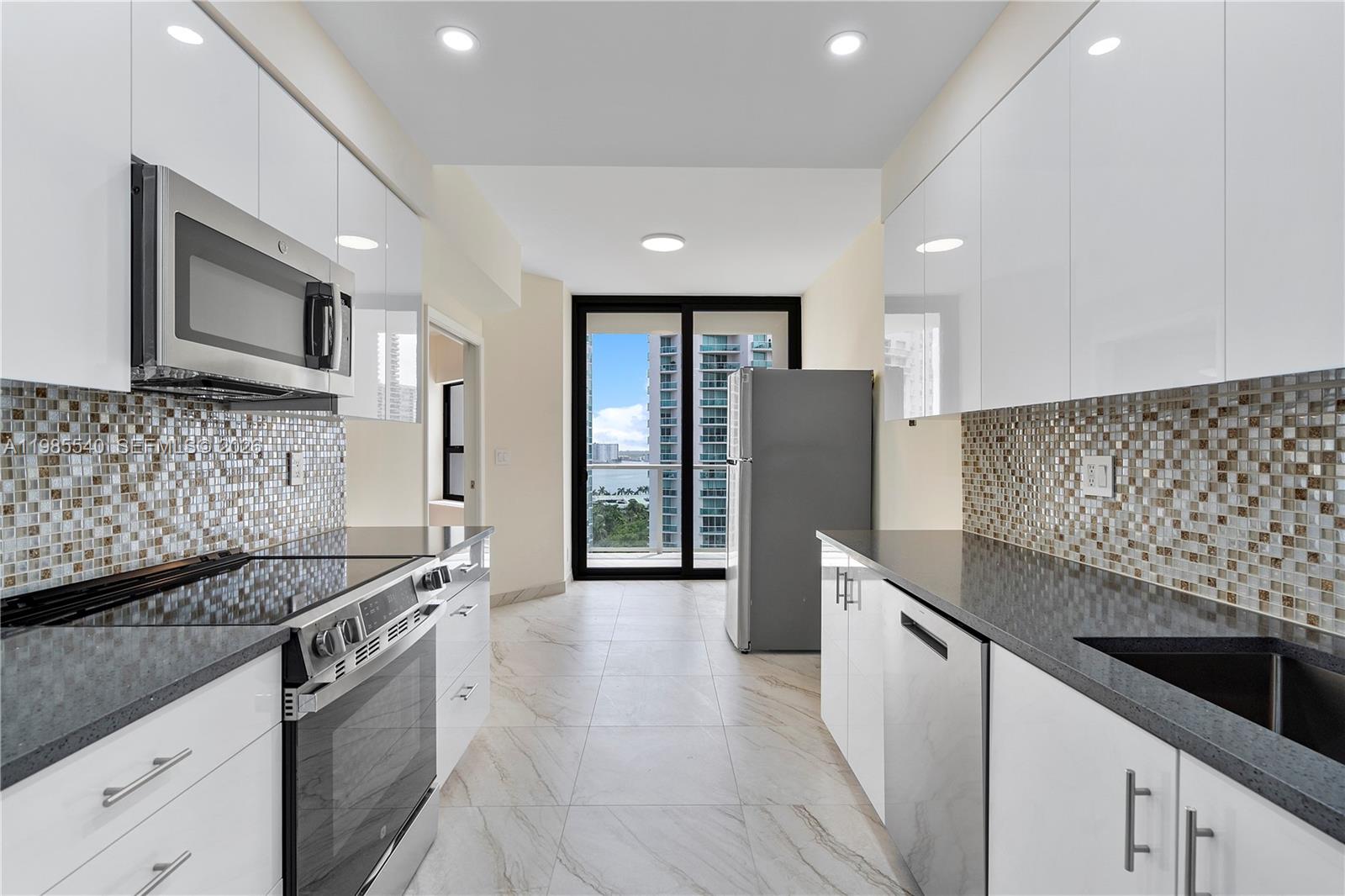 MARINA TOWER CONDO - Residential