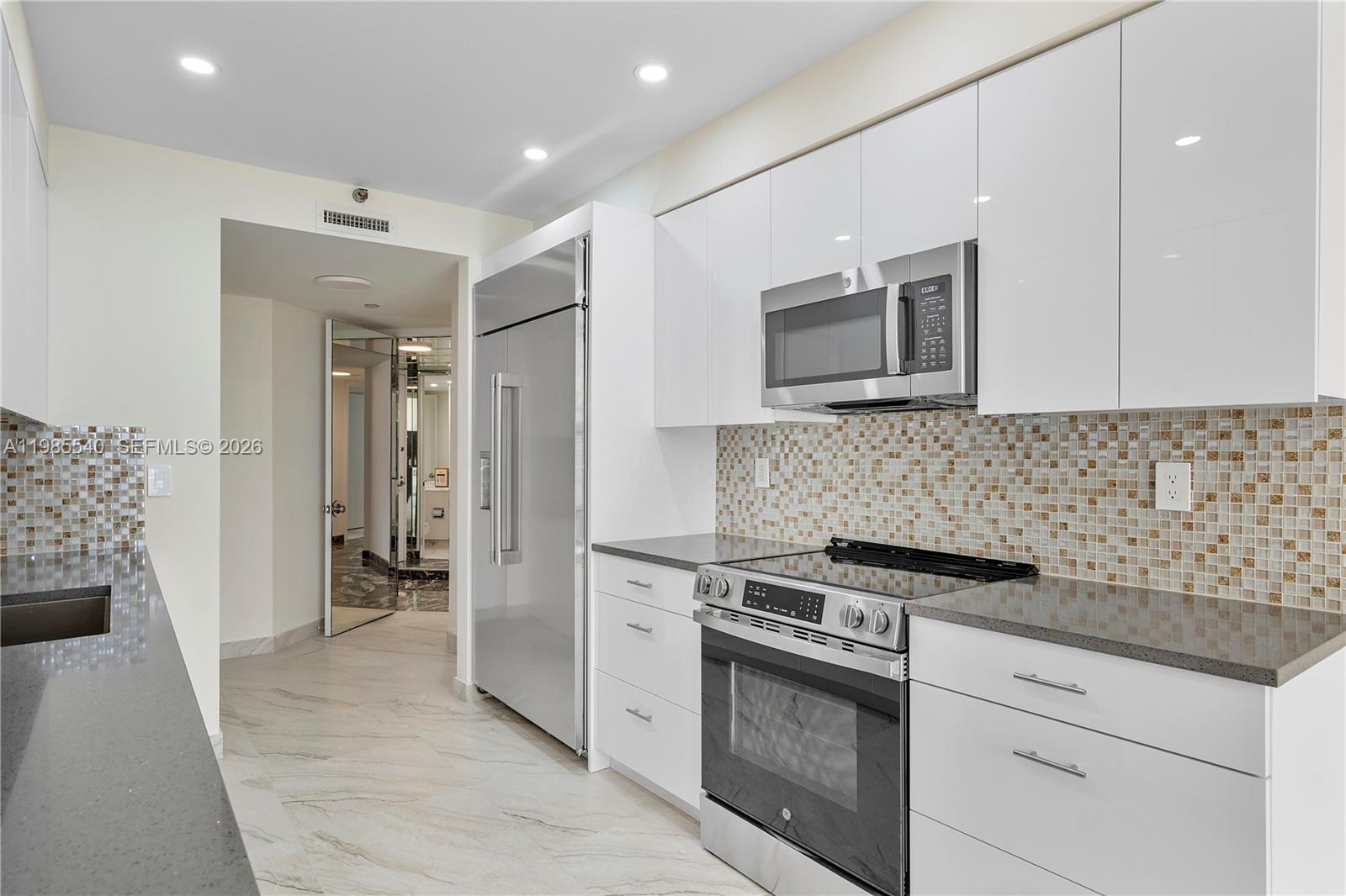 MARINA TOWER CONDO - Residential