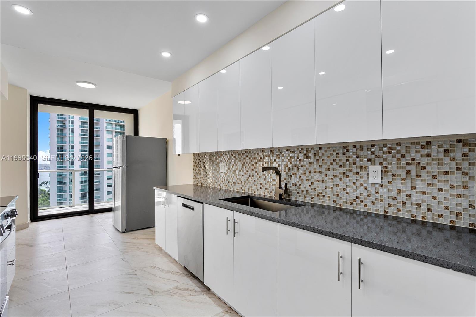 MARINA TOWER CONDO - Residential