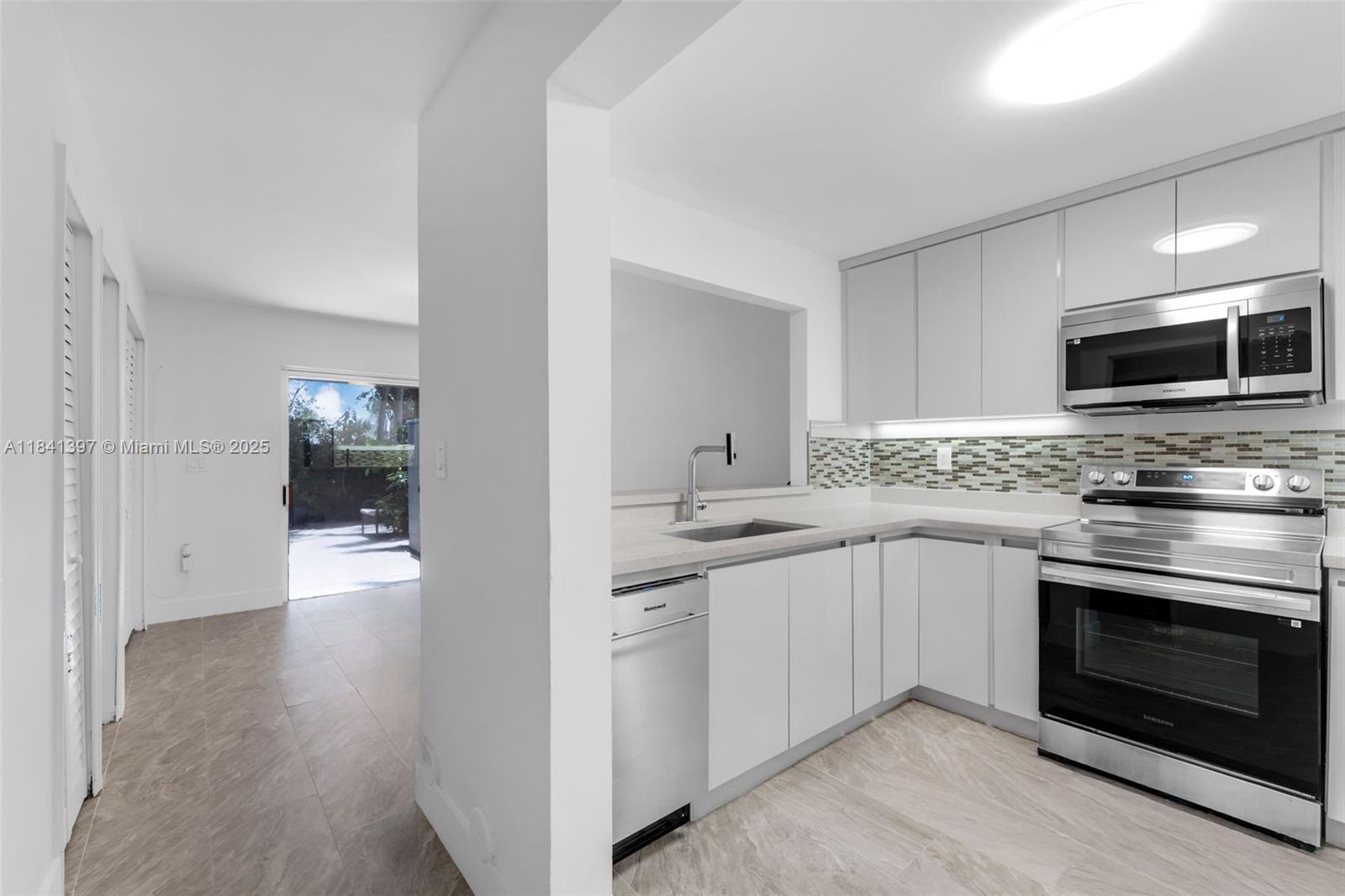 PARK VILLAS AT HAMMOCKS C - Residential