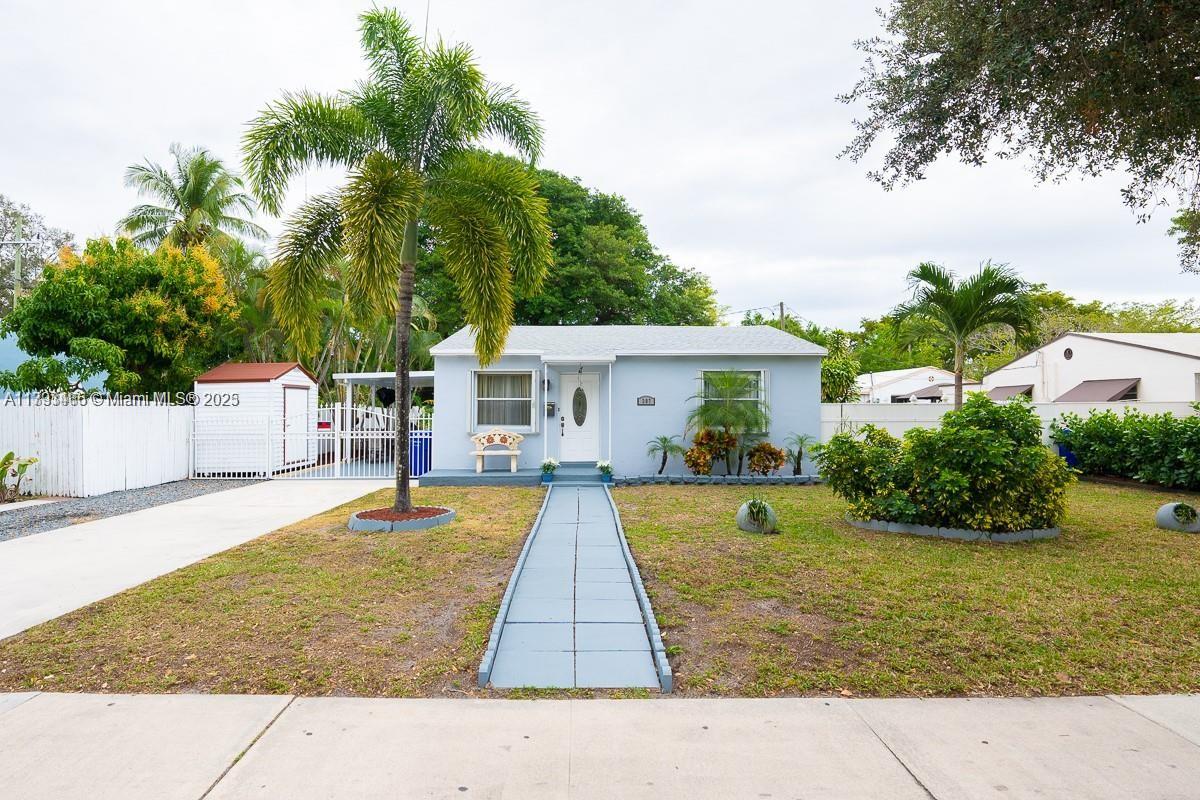 307 N 28th Ave -, Hollywood, Broward County, Florida - 3 Bedrooms  
2 Bathrooms - 