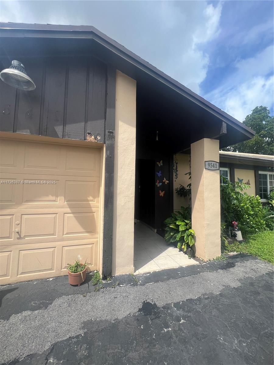 Property for Sale at 9541 W Daffodil Ln, Miramar, Broward County, Florida - Bedrooms: 3 
Bathrooms: 2  - $400,000