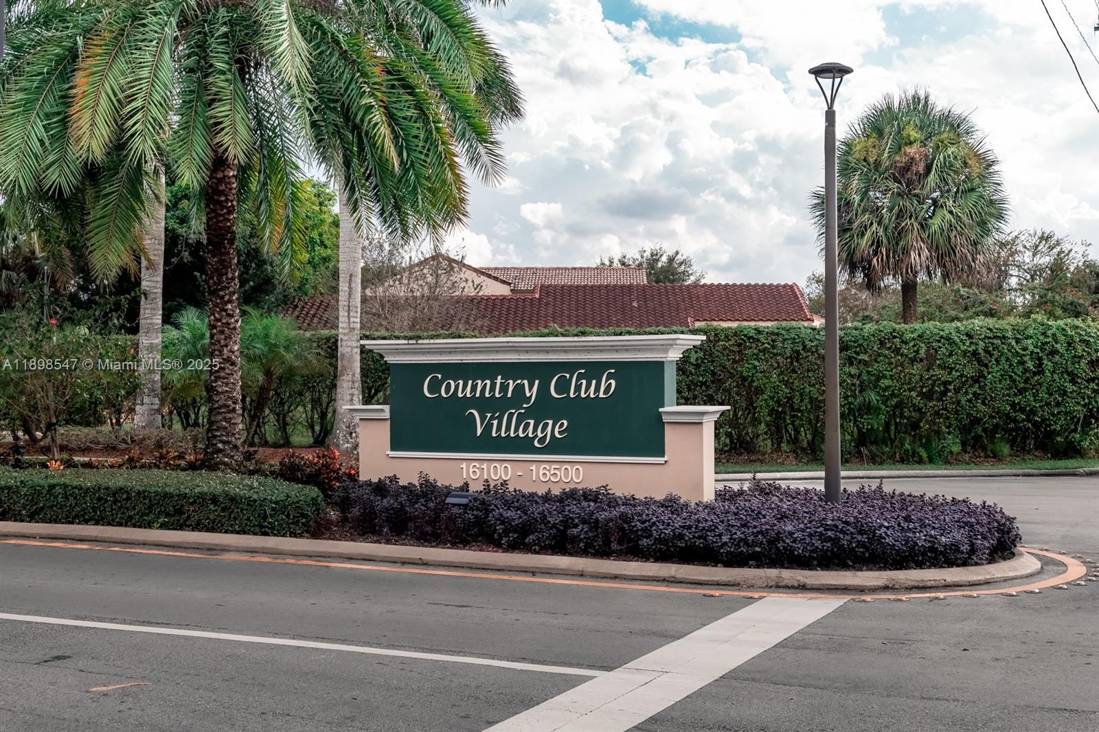 BUILDING THREE OF COUNTRY - Residential Lease