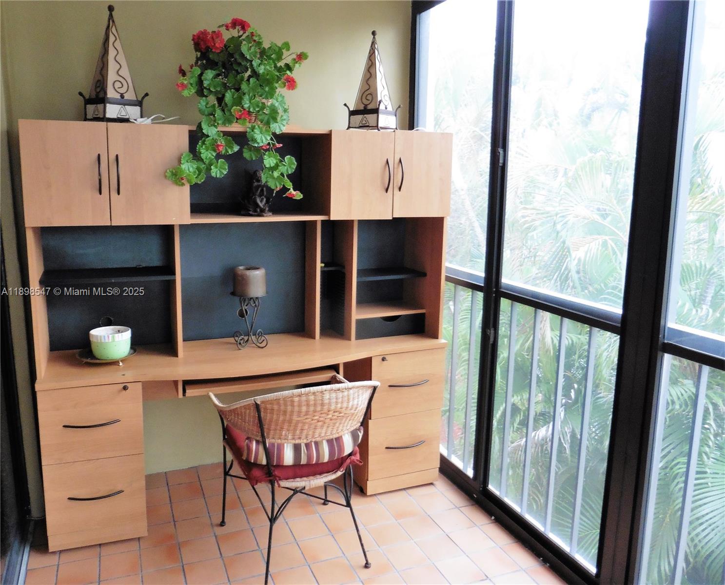 BUILDING THREE OF COUNTRY - Residential Lease