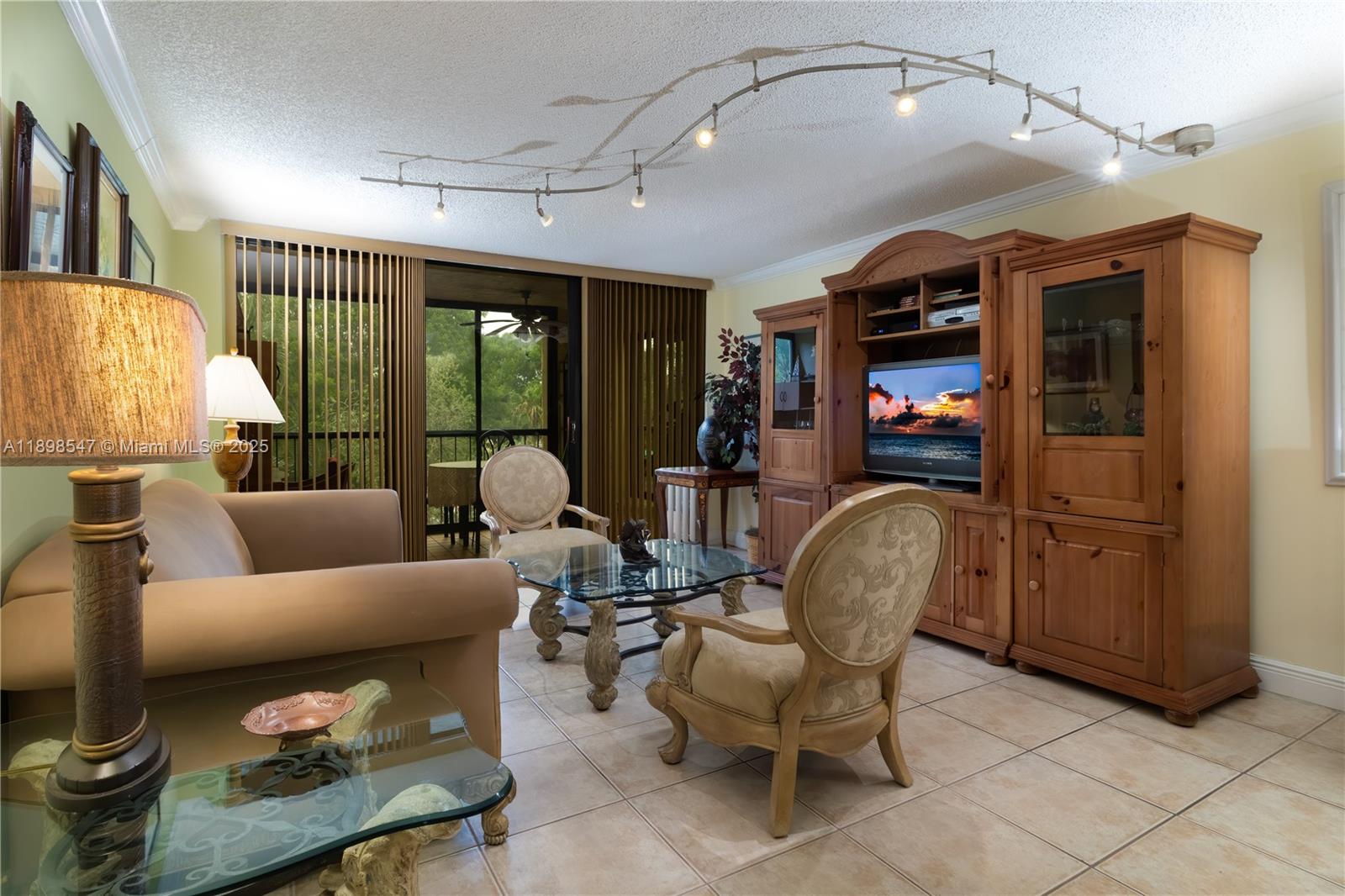 BUILDING THREE OF COUNTRY - Residential Lease