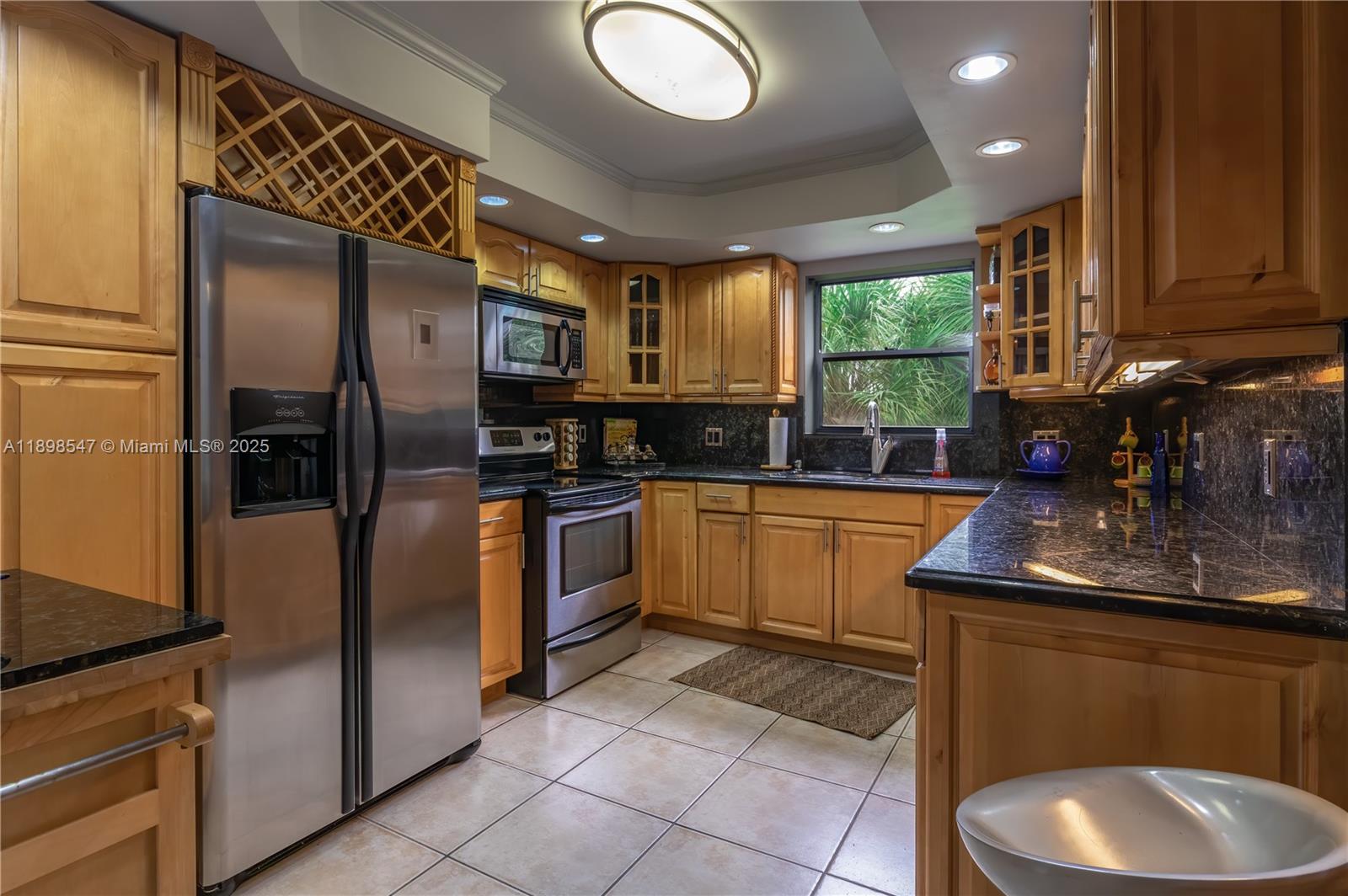 BUILDING THREE OF COUNTRY - Residential Lease