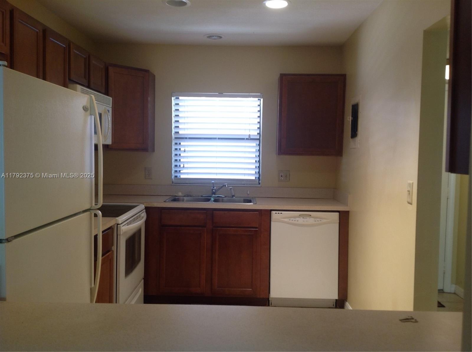 VENETIAN TERRACE CONDO - Residential Lease
