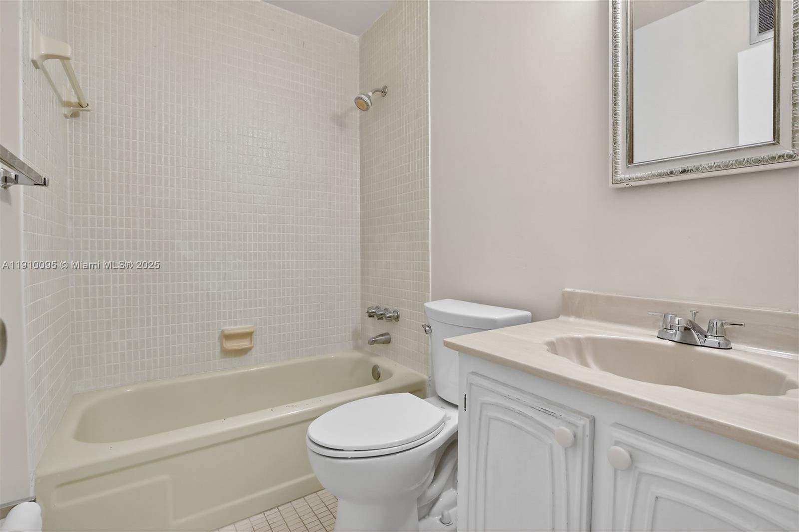 BEVERLY HILLS CONDO - Residential