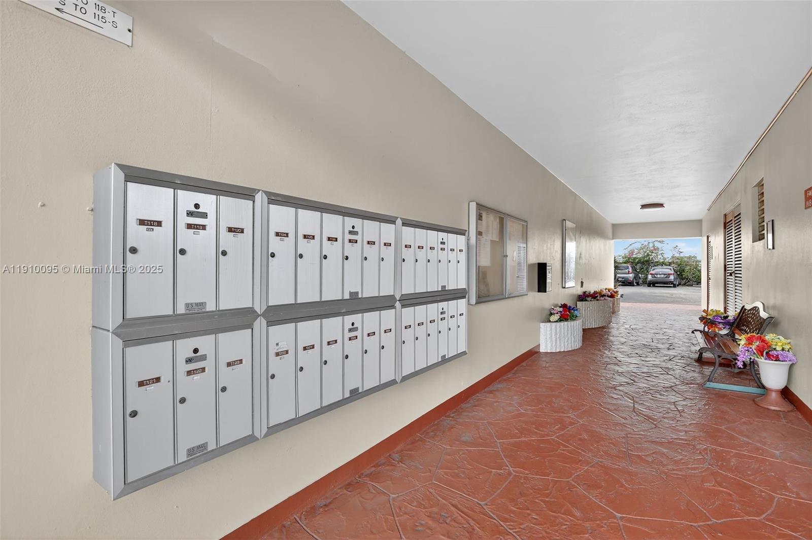 BEVERLY HILLS CONDO - Residential