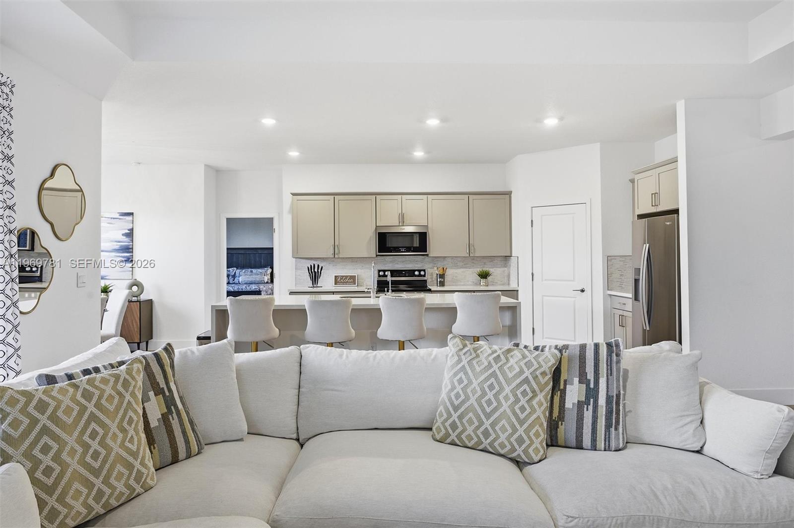 VIKINGS STEAL ESTATES - Residential