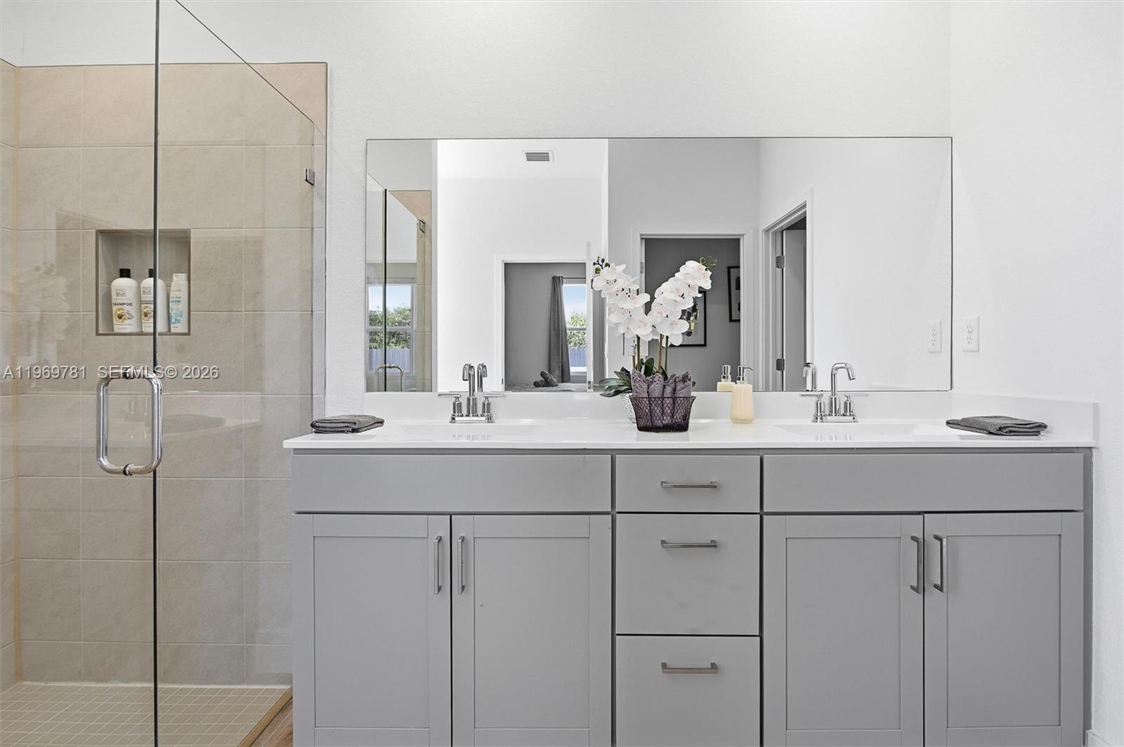 VIKINGS STEAL ESTATES - Residential