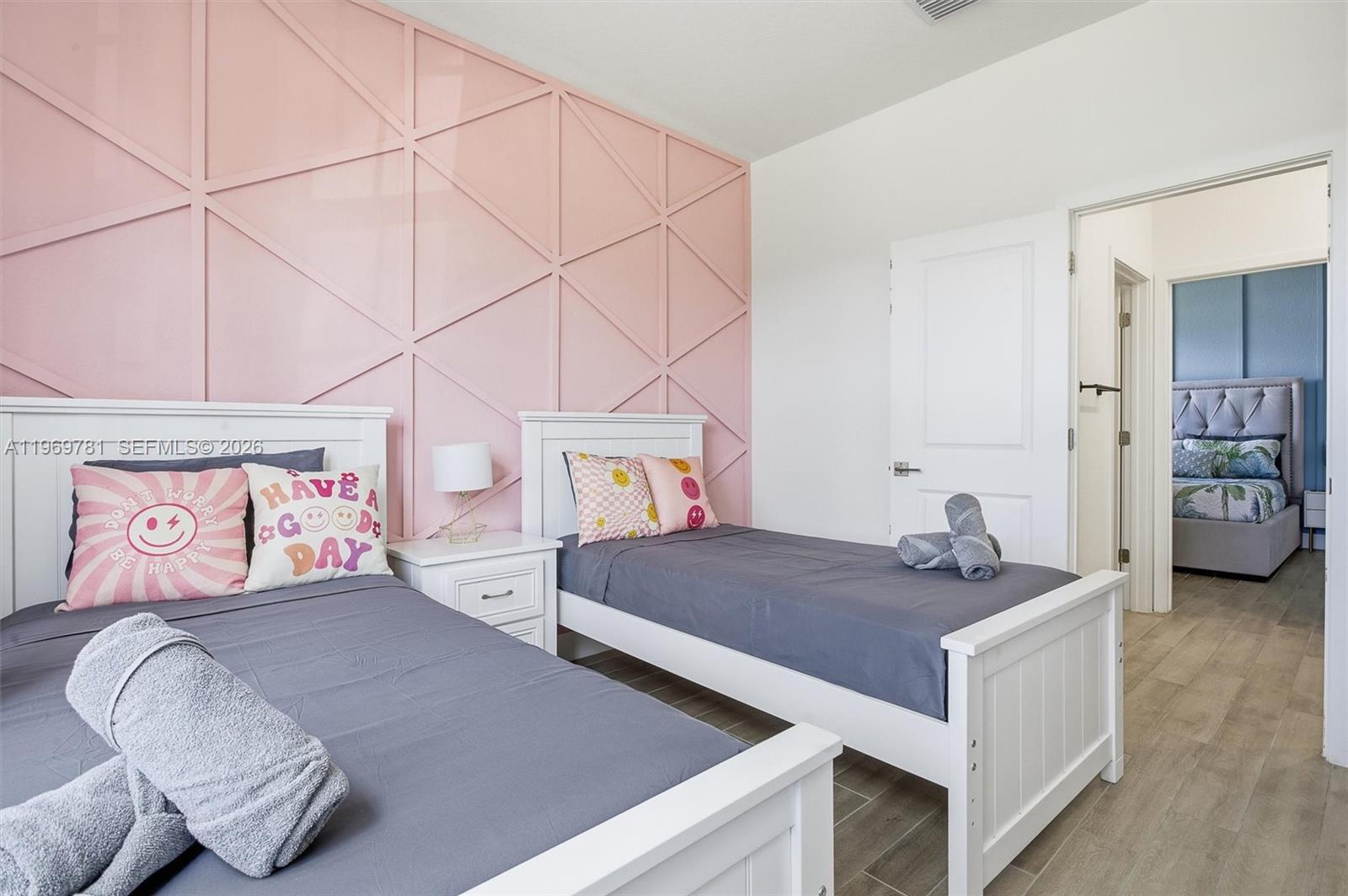 VIKINGS STEAL ESTATES - Residential