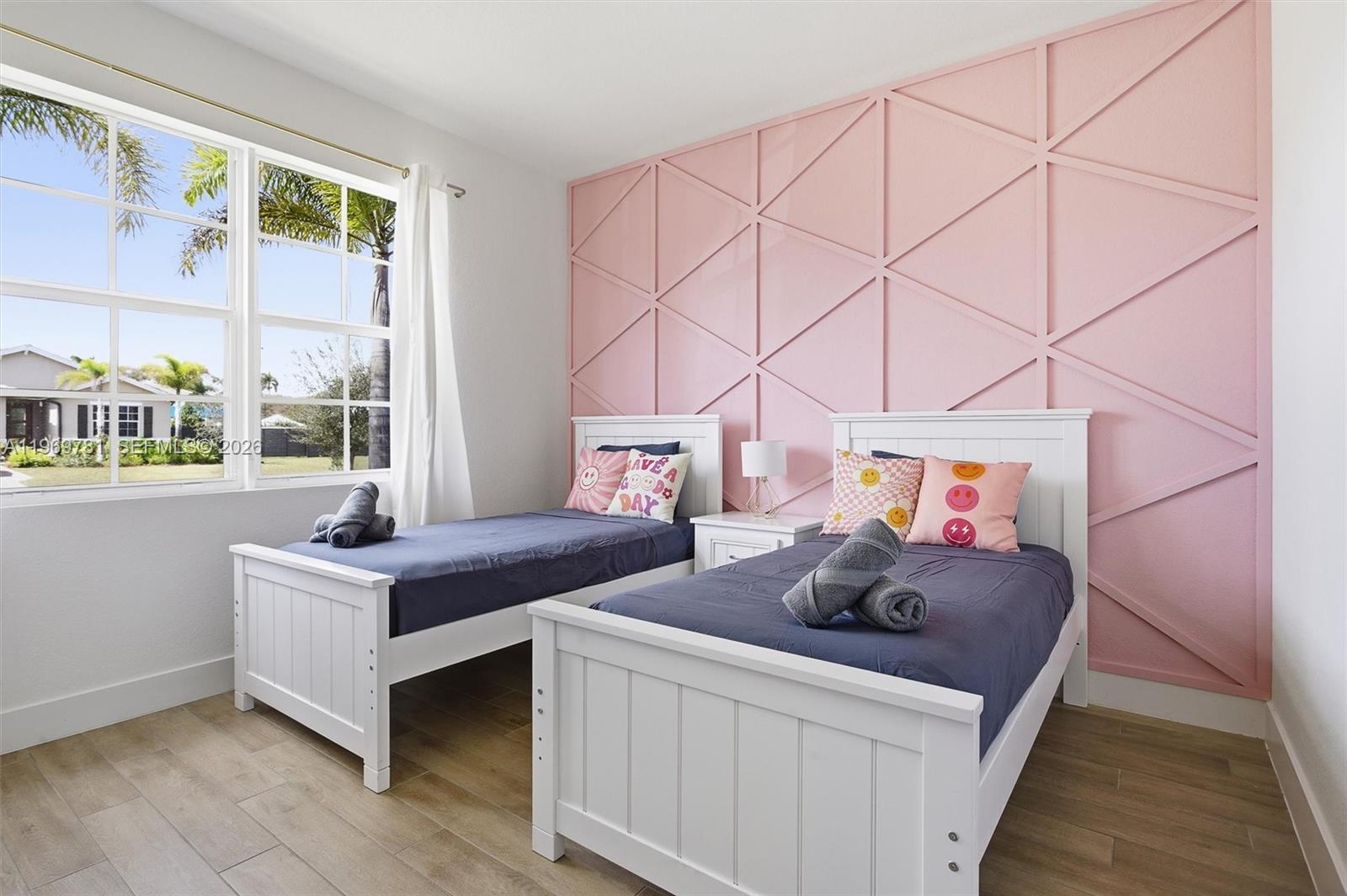 VIKINGS STEAL ESTATES - Residential