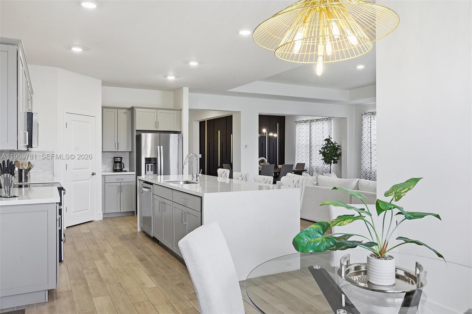 VIKINGS STEAL ESTATES - Residential