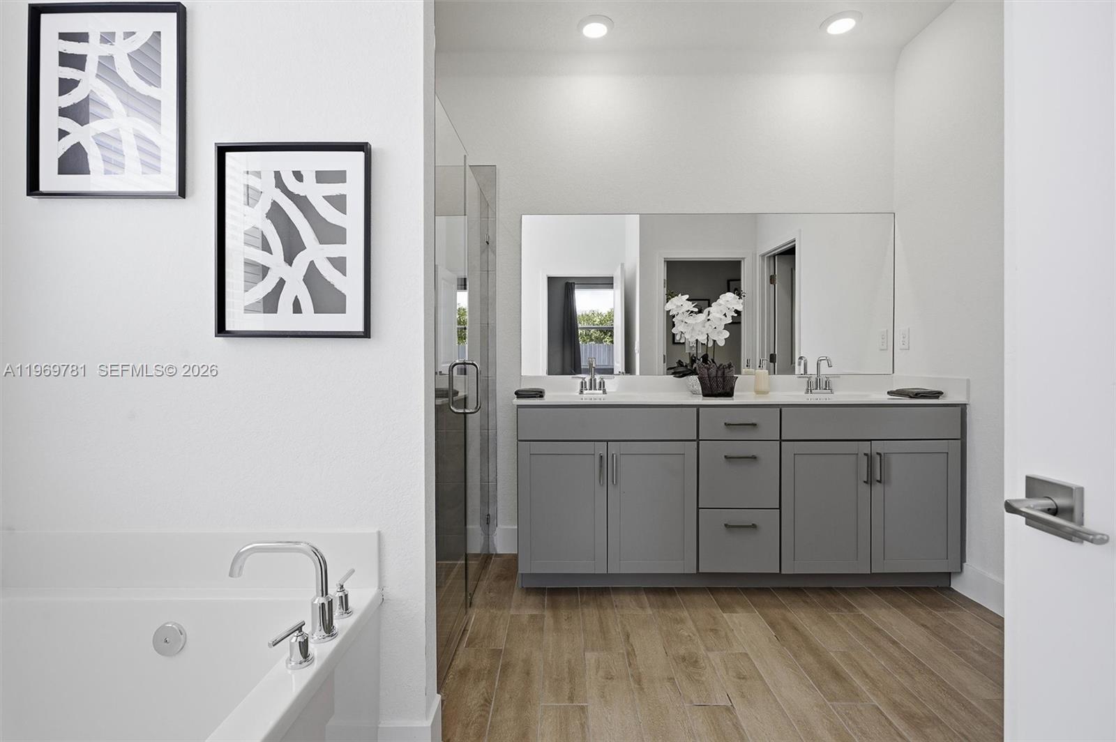 VIKINGS STEAL ESTATES - Residential