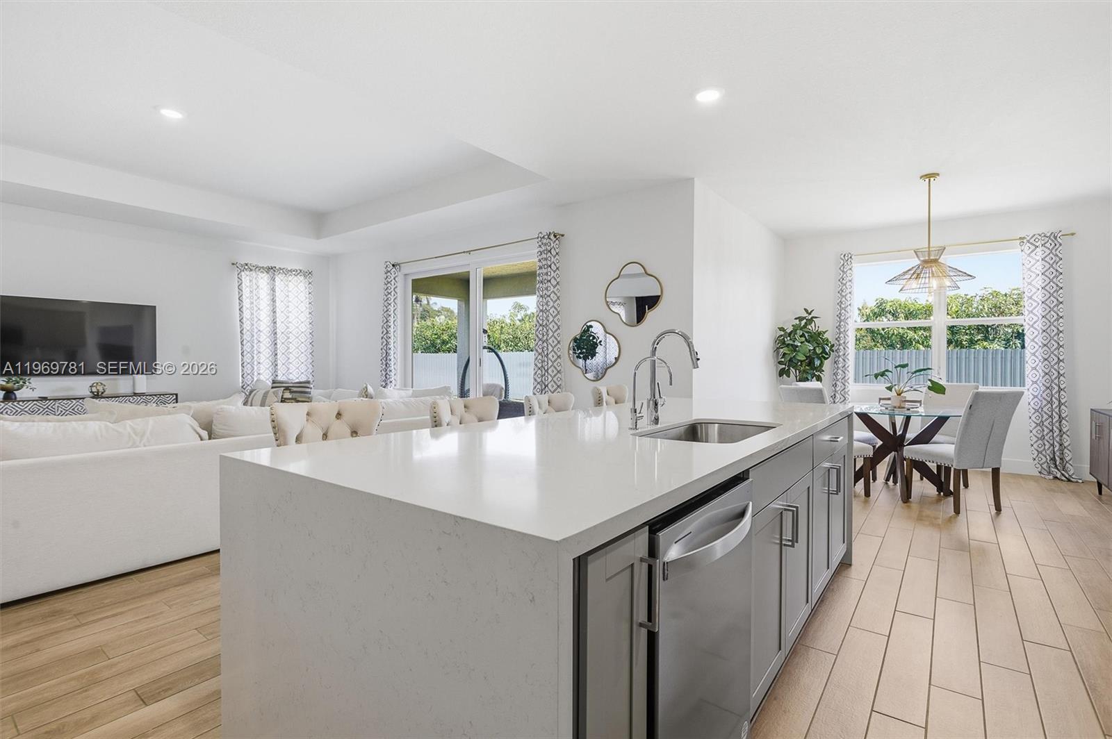 VIKINGS STEAL ESTATES - Residential