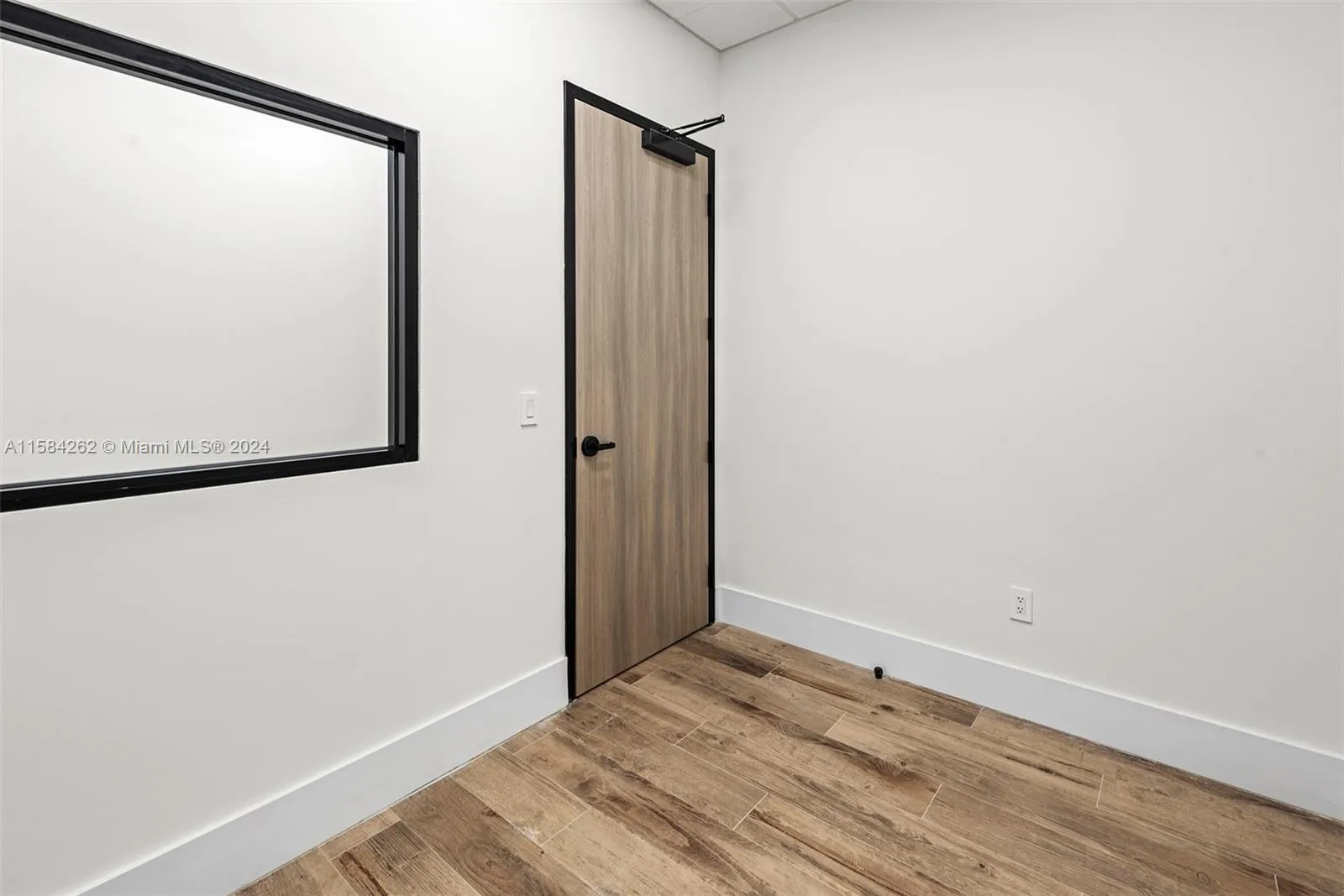 Hollywood, Florida 33021, United States, ,Residential,Pending,58103